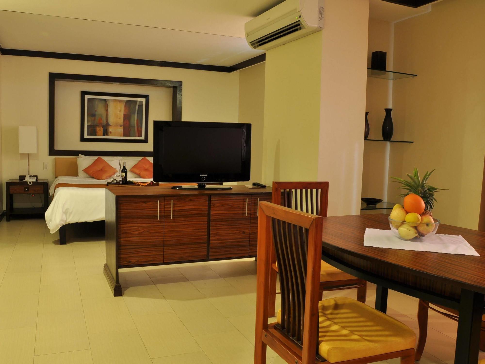 O Hotel Bacolod Ngoại thất bức ảnh